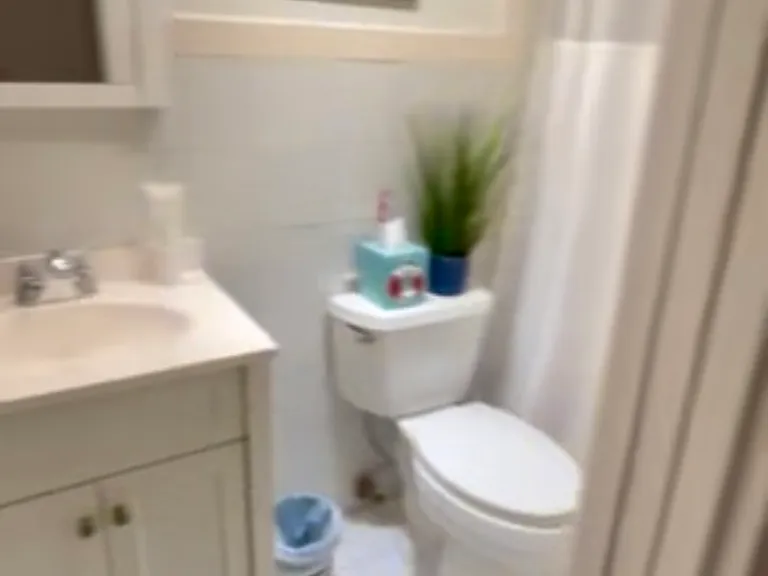 2nd full bath right next to 2nd bedroom