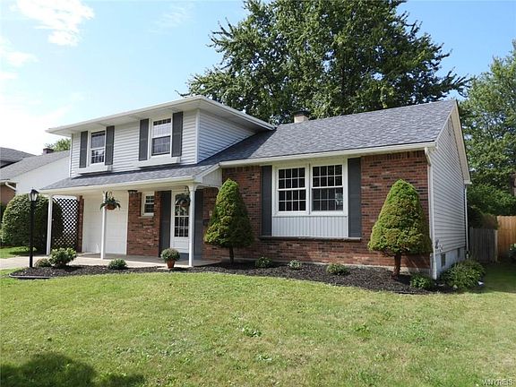 2nd image of 36 Eileen Ct