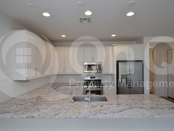 5th image of 9222 W Glenrosa Ave