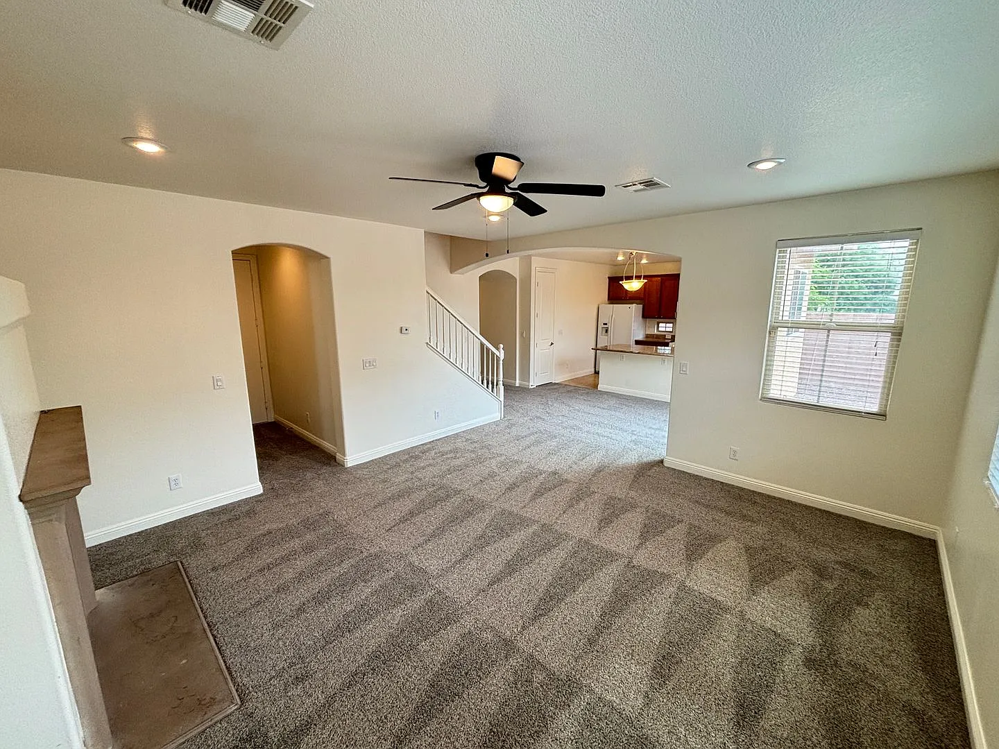 Gorgeous 4Bed/3Bath/2Car residence located in the Desirable Providence Community! — Photo 3