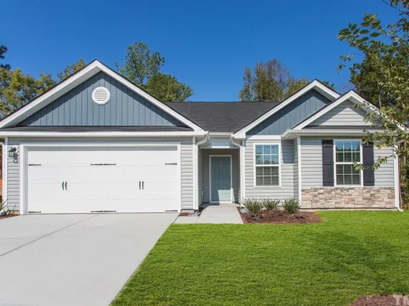 508 Turning Lake Dr, Zebulon, NC 27597