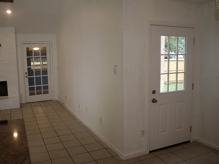 109 Delores St #K — Photo 24