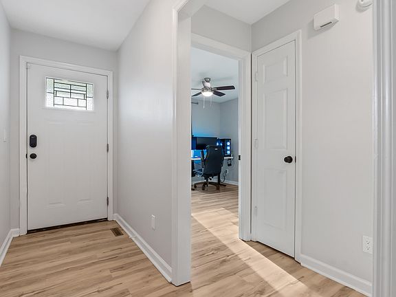 3rd image of 94 Spring Wind Cir