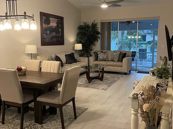 5433 Whitten Dr, Naples, FL 34104