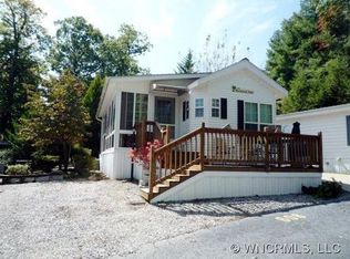 608 Mikaela Ln, Flat Rock, NC 28731