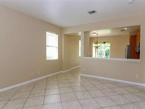 4th image of 13220 SW Pembroke Cir N