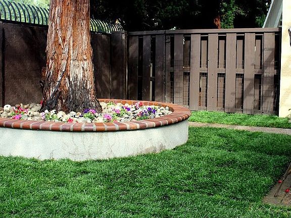 Yard Entrance/Redwood