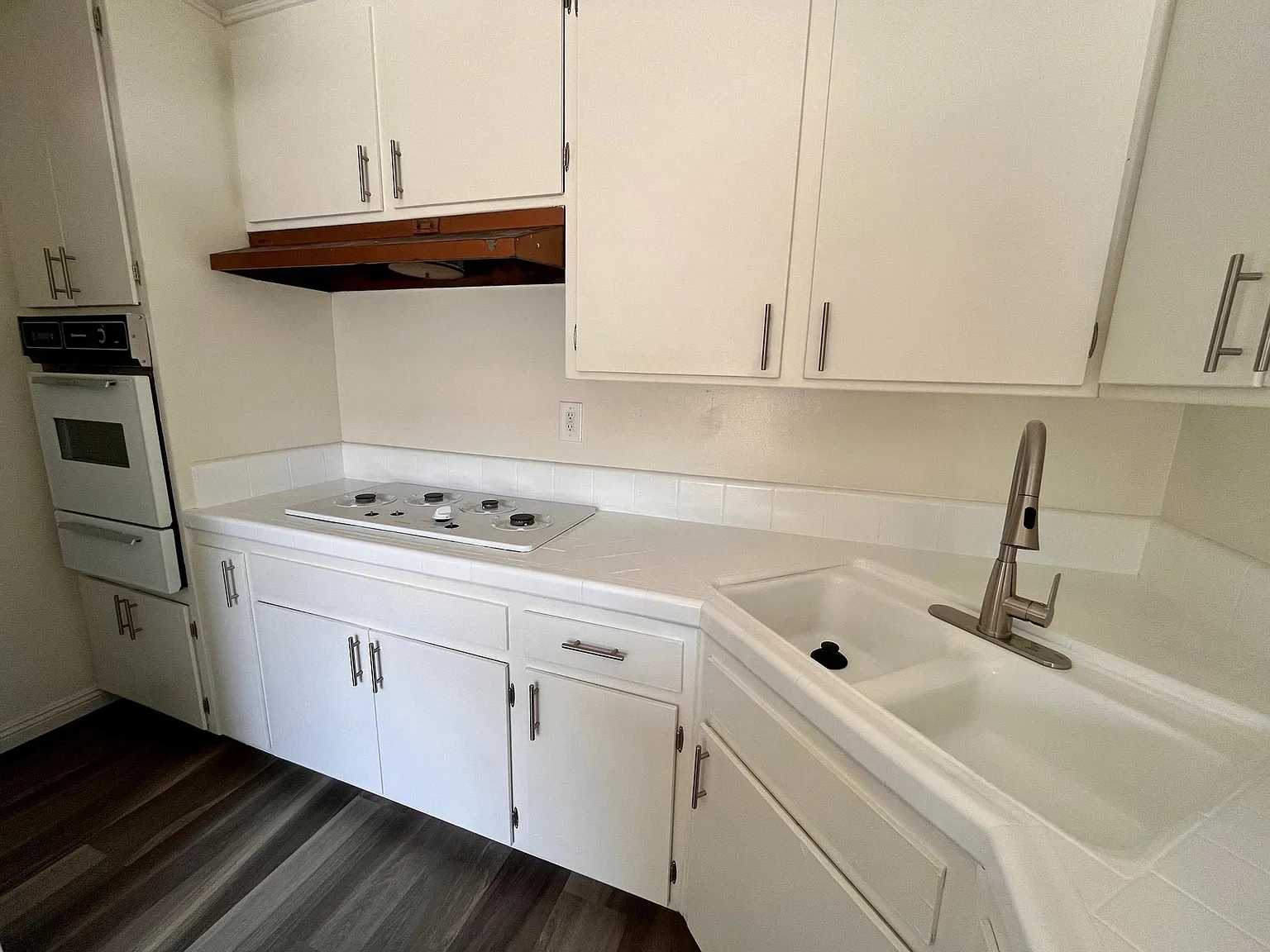2 bed, 900 sqft, $2,595 — Photo 3