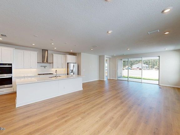 5th image of 178 CRAFTON Circle