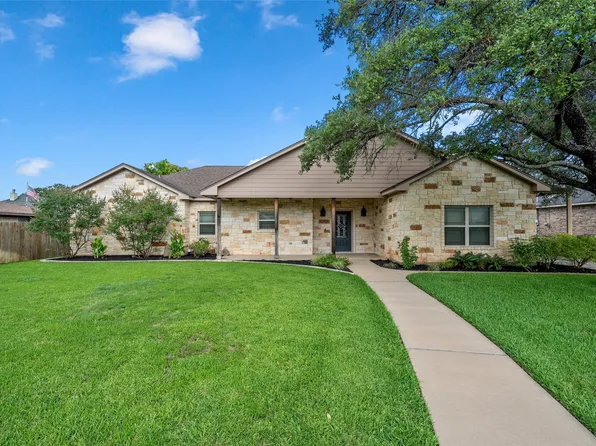1509 N Reagan St, West, TX 76691