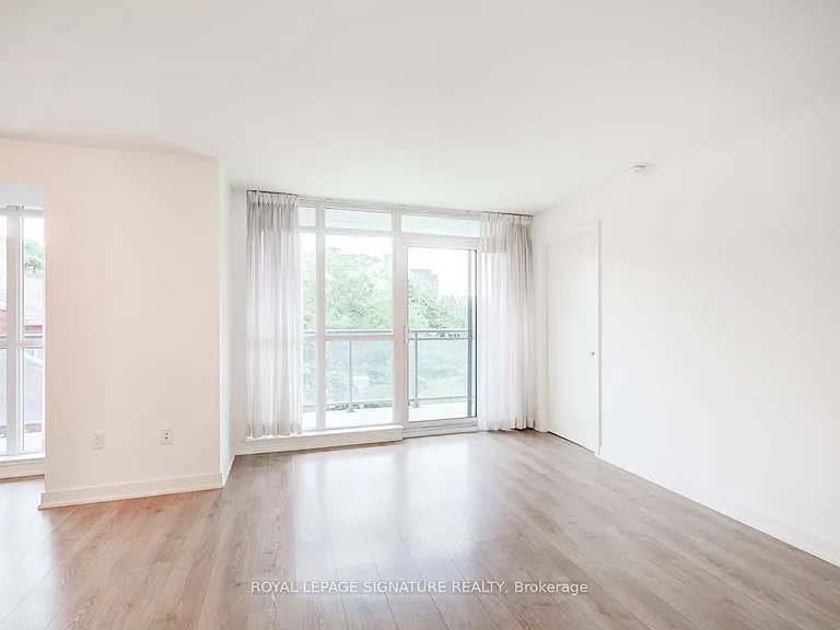 775 King St W #202 — Photo 13