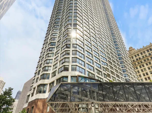 405 N Wabash Ave, Chicago, IL