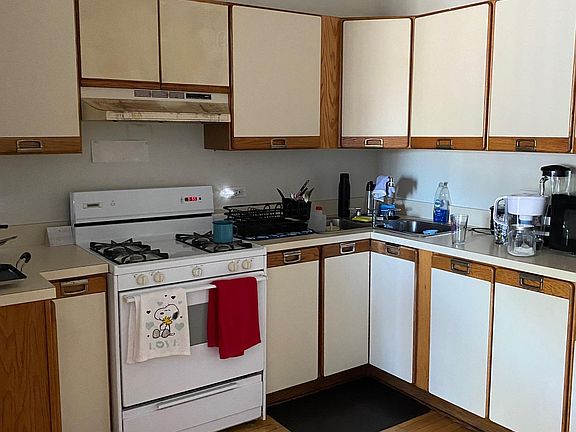 5th image of 2340 W Montana St #3W