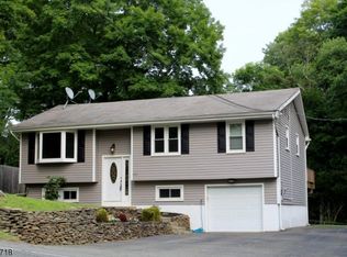 495 Stanhope Rd, Sparta, NJ 07871