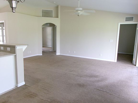4th image of 1213 NE 13th Ave