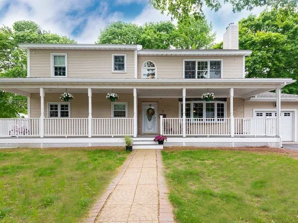 12 Witham St, Lynnfield, MA 01940