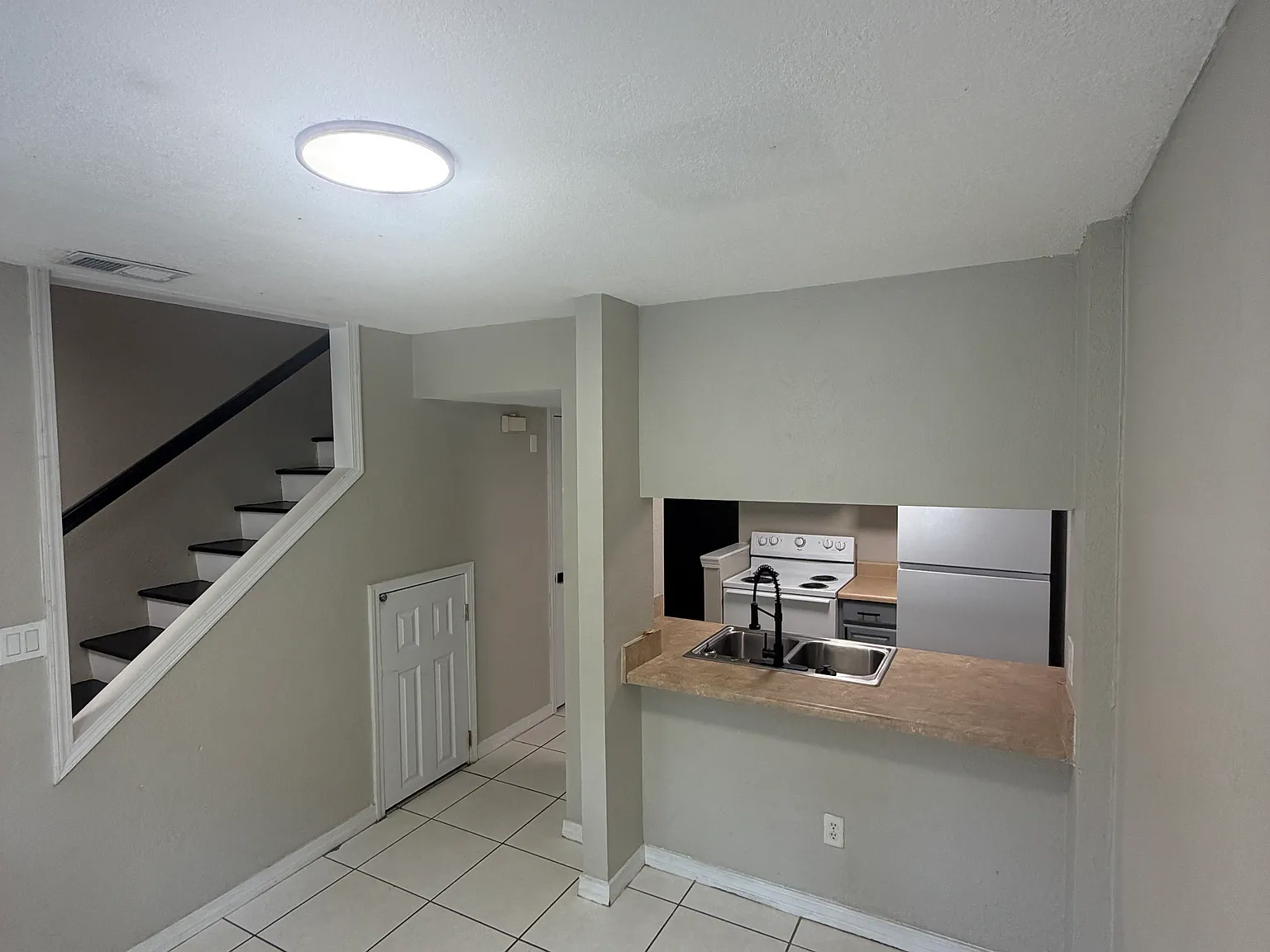 446 E Burgess Rd — Photo 2
