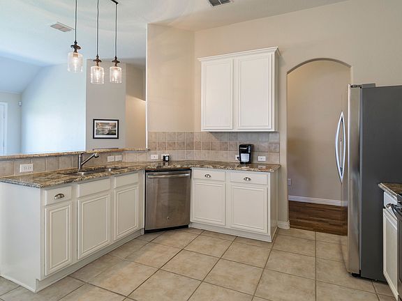 4_12_Kitchen.jpg