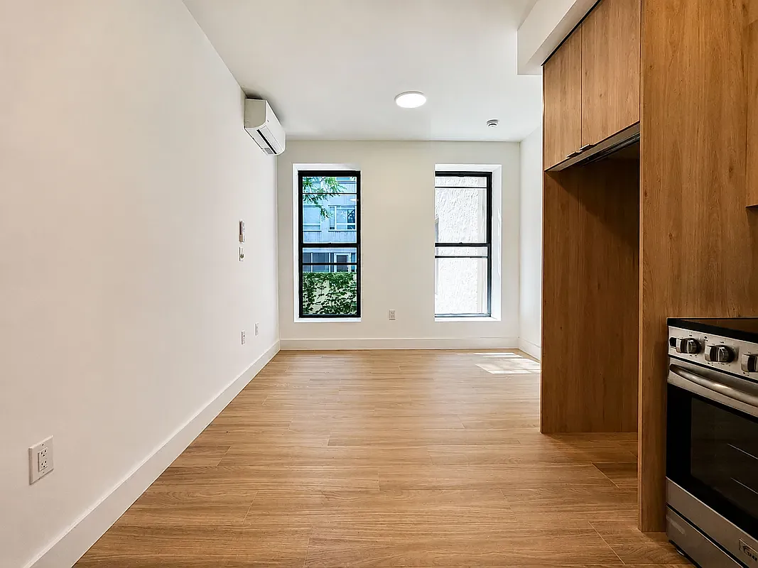 74 West 126th Street — Photo 3