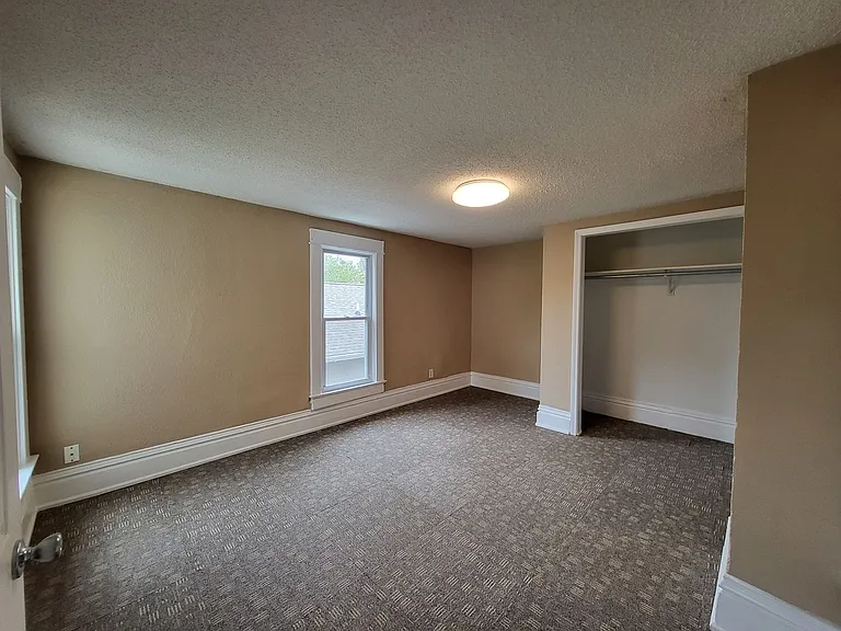 1267 Stewart St — Photo 32