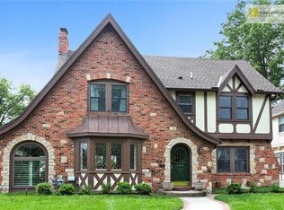 639 Romany Rd, Kansas City, MO 64113