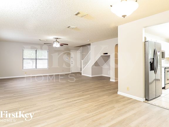 4th image of 12514 Redrock Oak