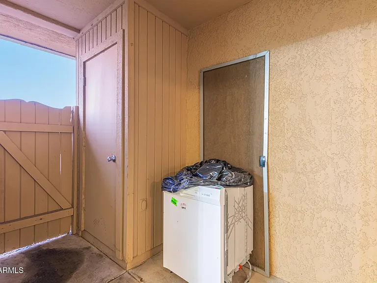 511 W Blackhawk Dr #4 — Photo 29