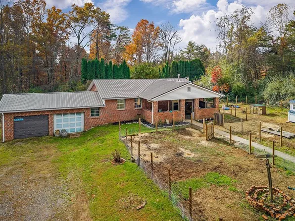 345 Farris St, Sparta, TN 38583