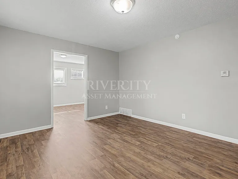 4064 Chippewa Rd — Photo 12