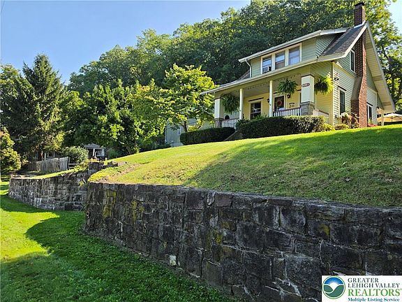 3rd image of 9747 Easton Rd