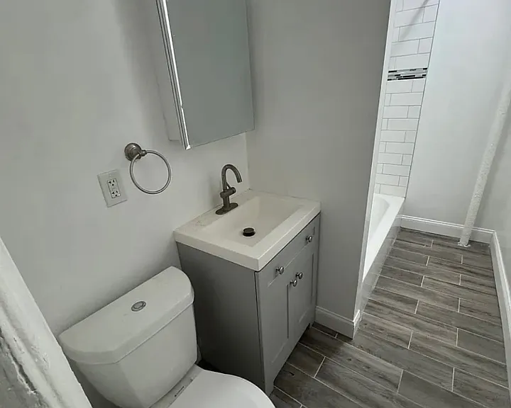 647 Bergen Ave #14L — Photo 2