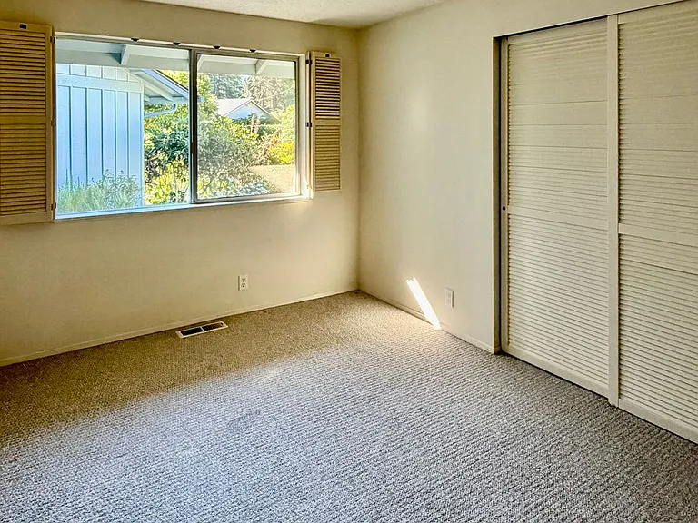 16508 NE 19th Pl — Photo 15