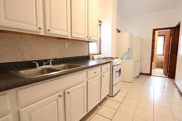 Rented by Empyreal Realty, Inc. | media 8