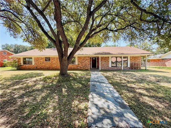 909 Anderson St, Hearne, TX 77859