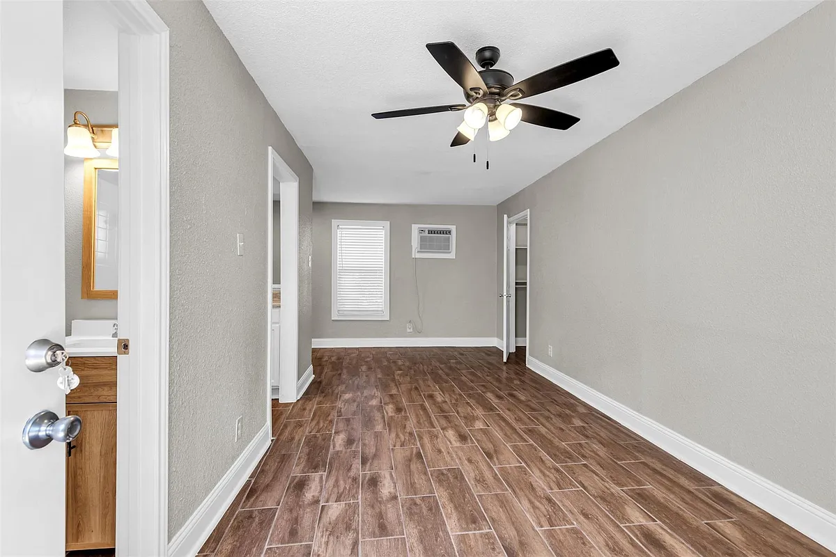 Building Photo - 1423 Hawthorne St #2