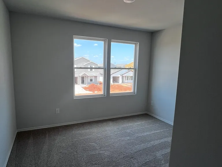 149 Polasek Dr — Photo 2