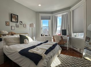 73 Park Dr APT 19, Boston, MA 02215