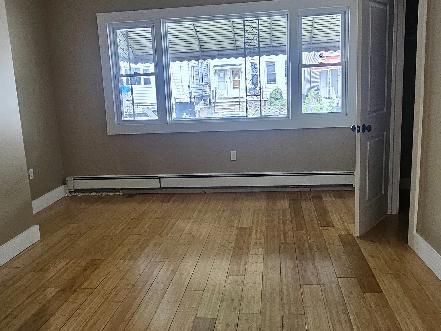 2 bed, 900 sqft, $2,350 — Photo 3