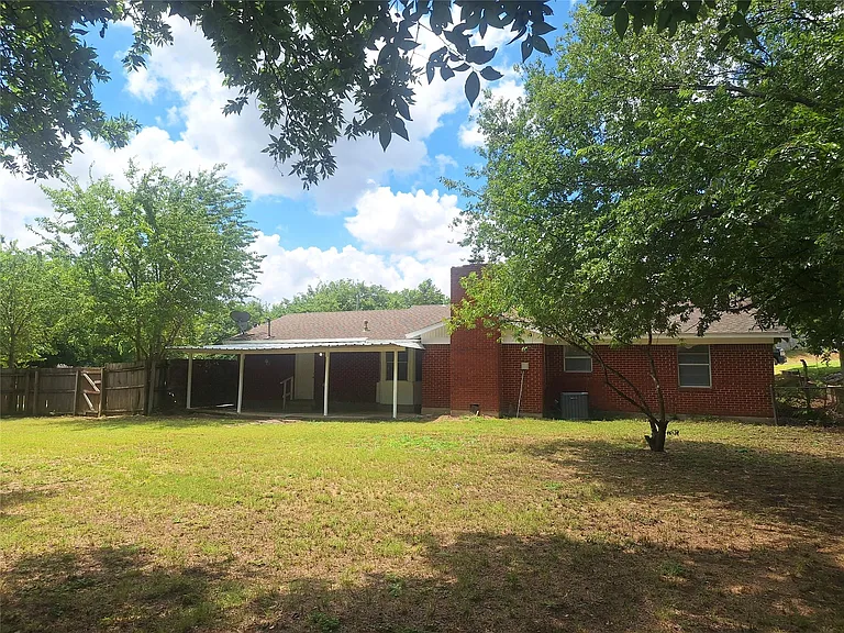 6005 Barry Dr — Photo 34