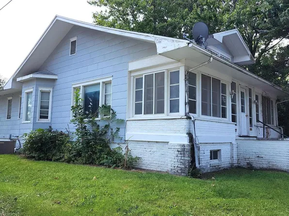 617 E Broadway, Centralia, IL 62801