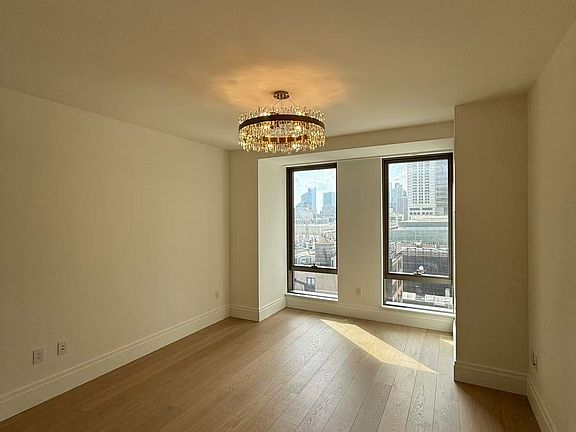 4th image of 50 W 66th St #11G