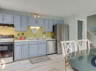 28 Fernleaf Trl, Narragansett, RI 02882