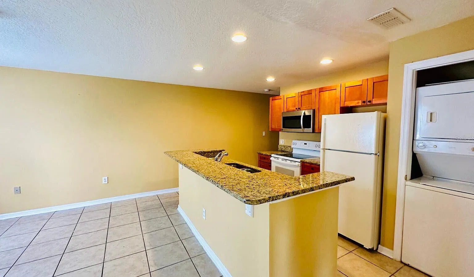 4 bed, 3.0 bath, 1320 sqft, $1,750 — Photo 4