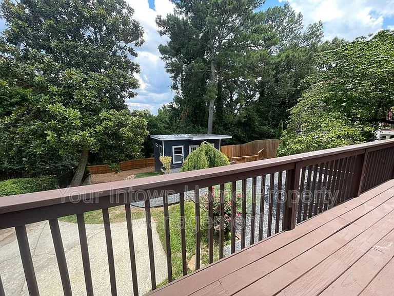 2695 Sharondale Dr NE — Photo 40