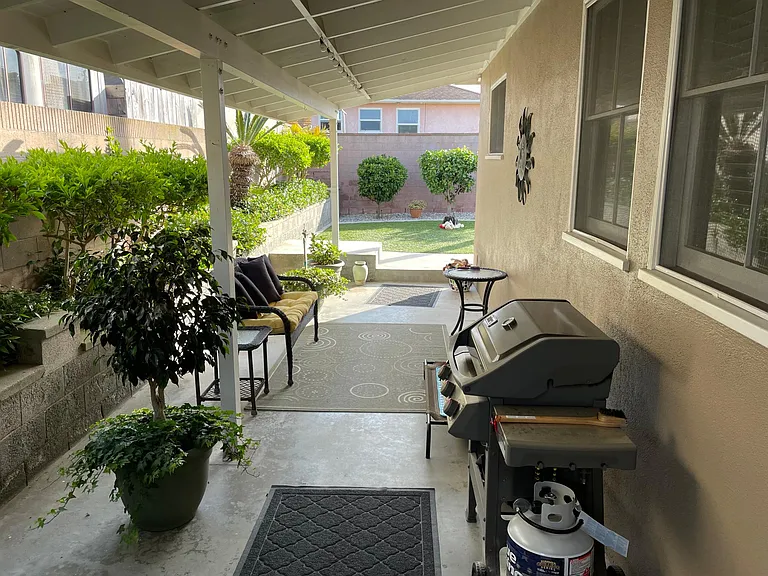 Covered patio off kitchen