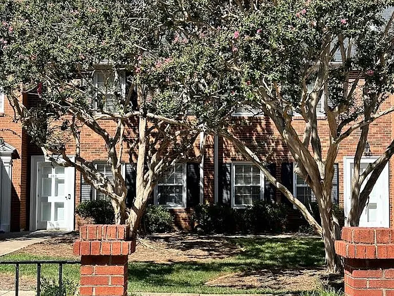 305 Hanover Arms Ct — Photo 1