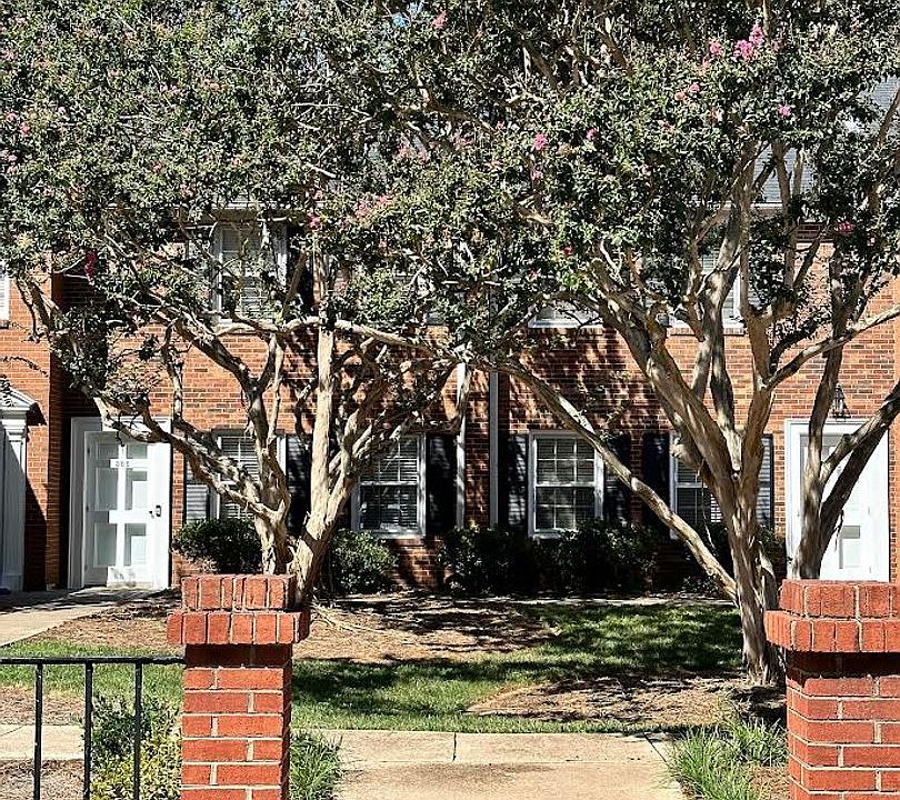 1st image of 305 Hanover Arms Ct