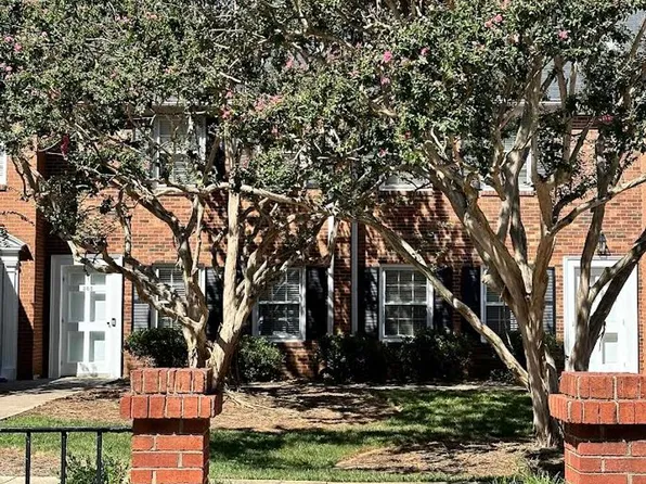 305 Hanover Arms Ct, Winston Salem, NC 27104