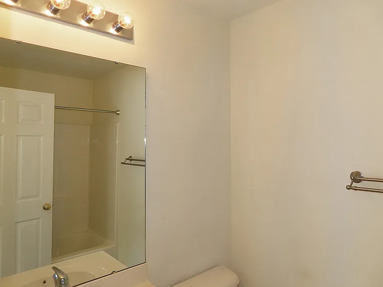 245 Plaza Dr #E — Photo 10