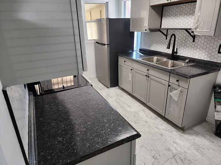 1386 Robin Hood Ln — Photo 5